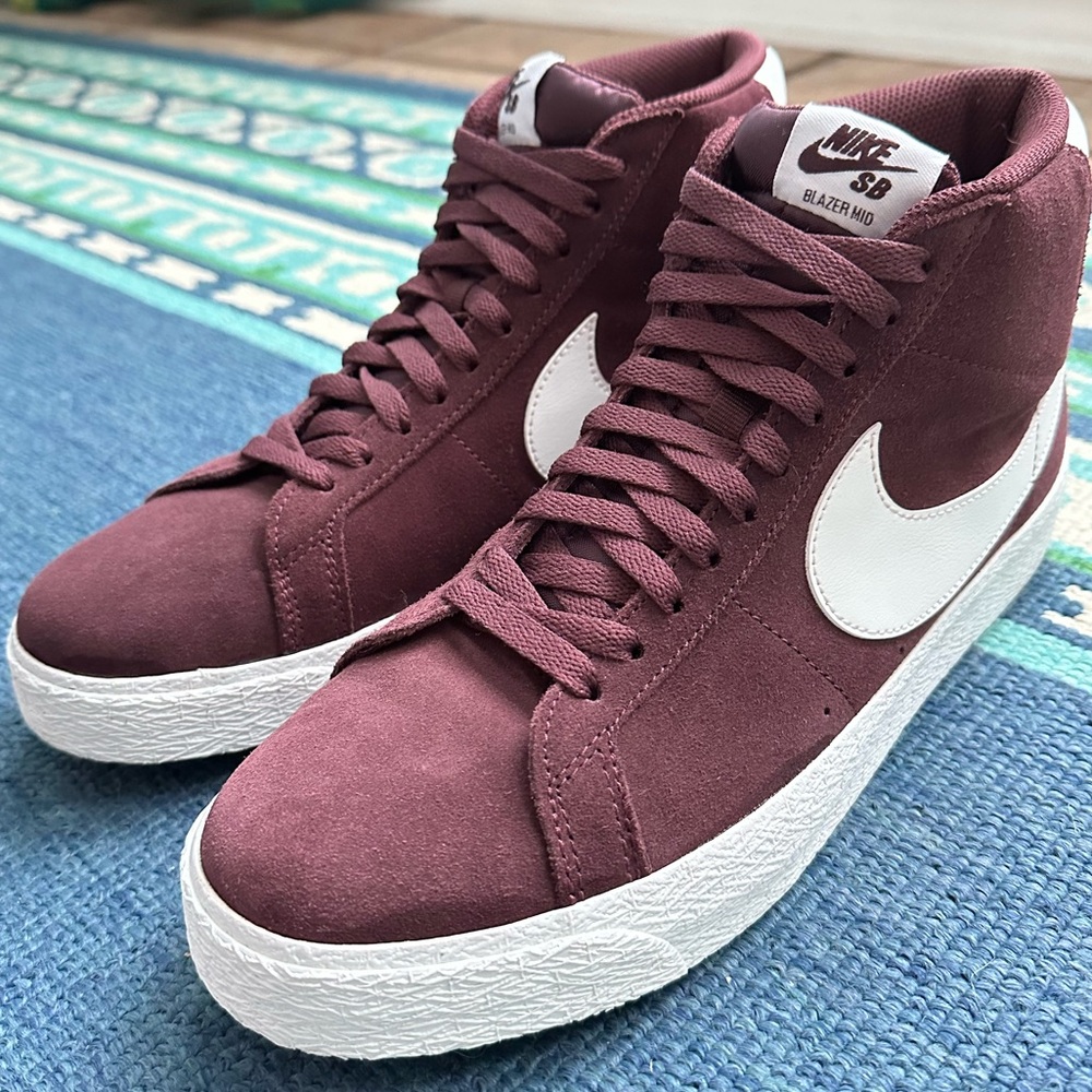 Nike SB Zoom Blazer Mid Berry Men’s Size 9.5